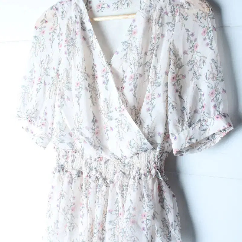 [BUNJANG] Roem Flower Pattern Short-Sleeve Collar T-Shirt Blouse / W(S) 로엠 반팔 카라 티셔츠 셔츠 남방 블라우스 플라워-H36644