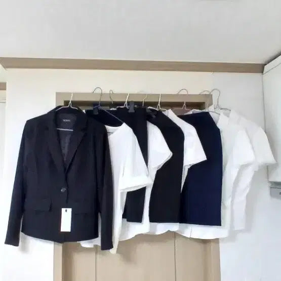 [BUNJANG] Women's Business Suit Set - 9 Pieces (Blouses, Skirts, Jacket) / (9개세트)여자 정장세트 면접 승무원 정장블라우스 정장자켓 정장치마 하객 출근 면접 면접에빛 날아라크루 등