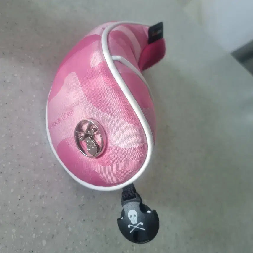 [BUNJANG] Mark &ロナ Golf Utility Headcover Pink Camo / 마크앤로나 골프 헤드커버 핑크 카모