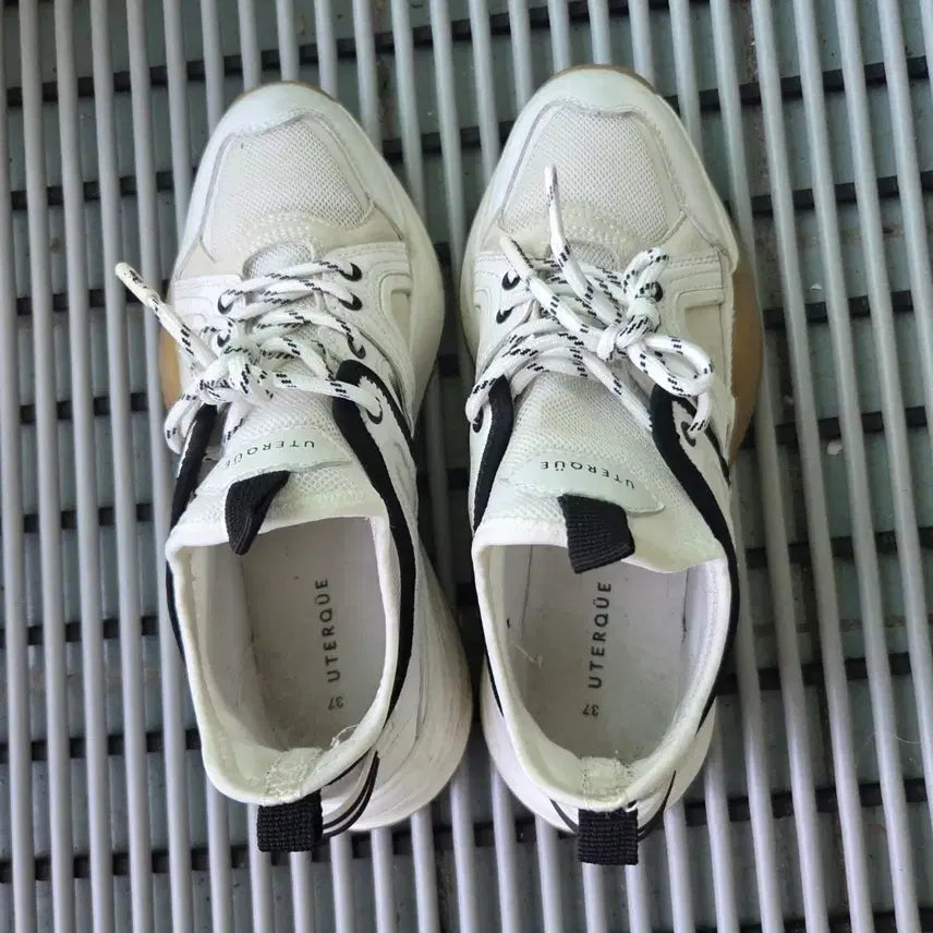 [BUNJANG] Uteco White Sneakers 235 / 우테코 스니커즈 화이트 235