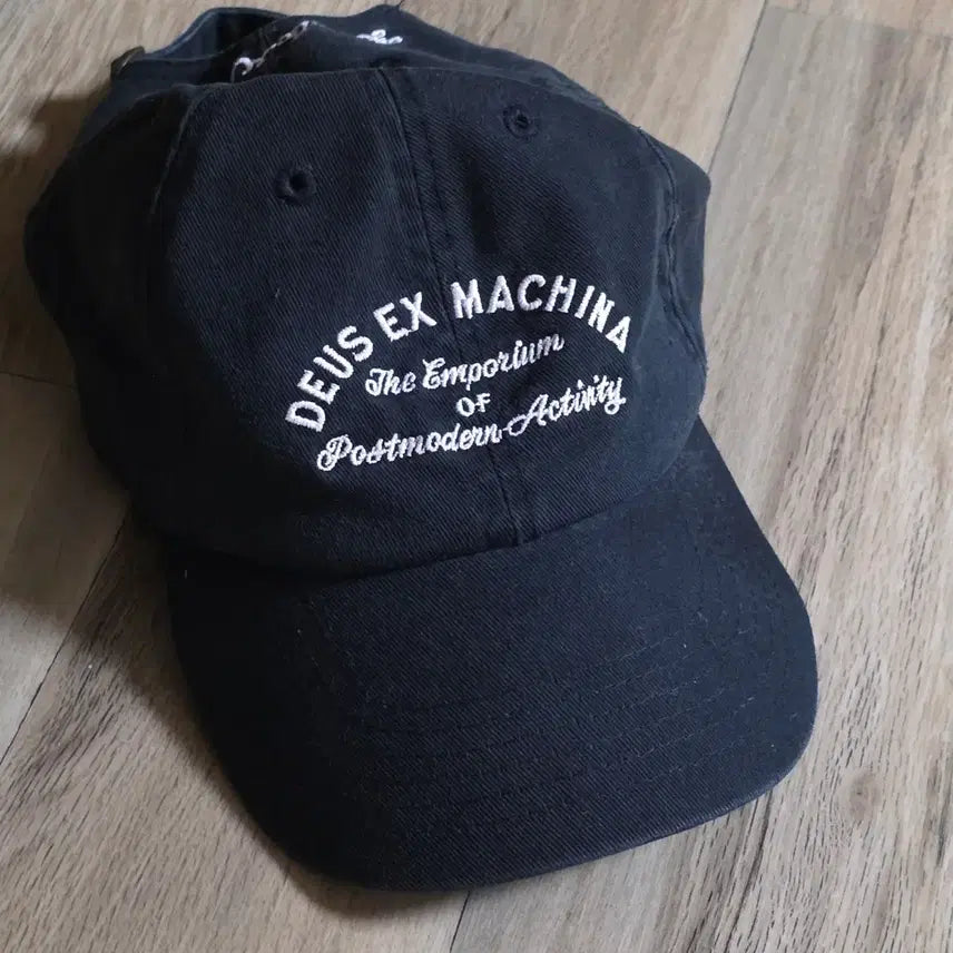 [BUNJANG] DEUS EX MACHINA Embroidered Logo Black Baseball Cap / 데우스 엑스 마키나(DEUS) 볼캡 검정