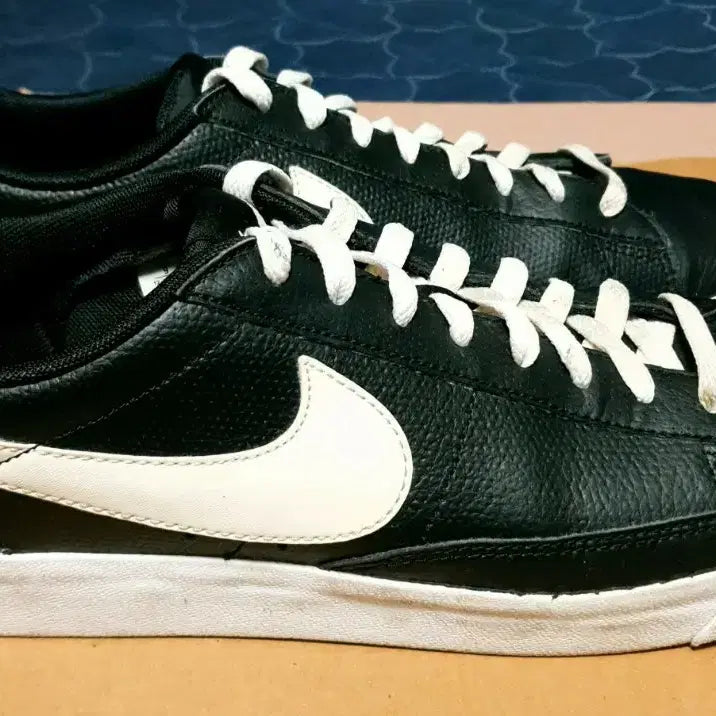 [BUNJANG] Nike Blazer Leather Low Sneakers Black (Size 270) / 나이키 블레이저 레더 로우 스니커즈 블랙 세일 (270)