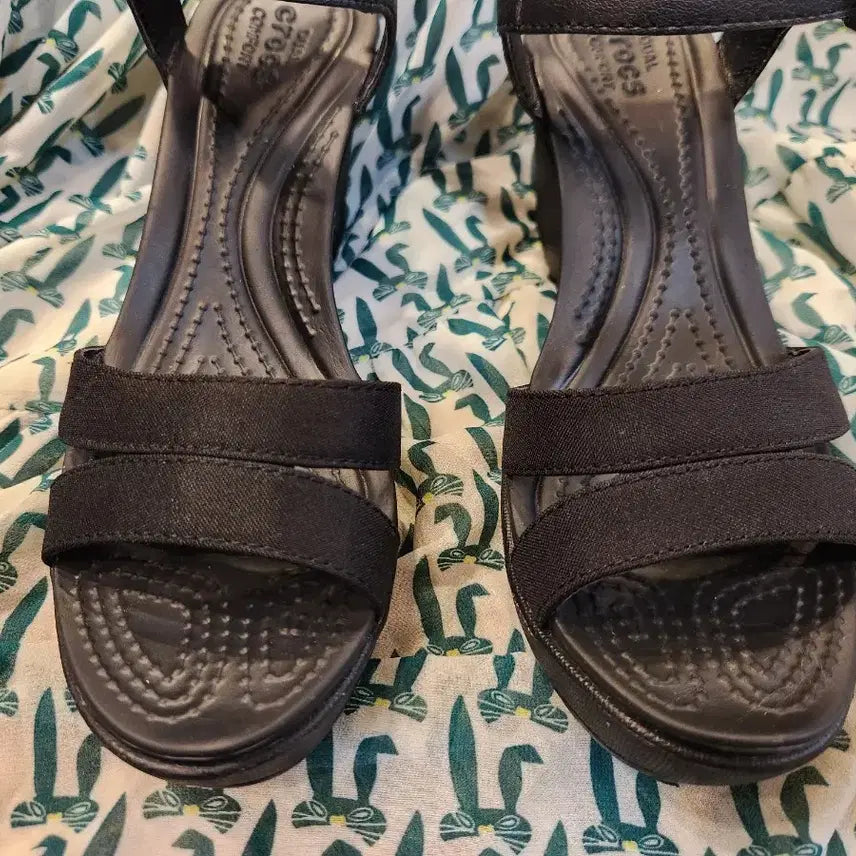 [BUNJANG] Crocs Women's Sandals Black 235mm (US W6) / 크록스(정품)235mm정도~(여성)샌들