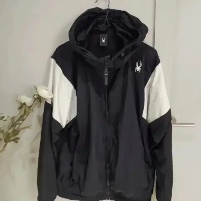 [BUNJANG] Spyder Windbreaker Jacket Black/White / 스파이더 바람막이 L