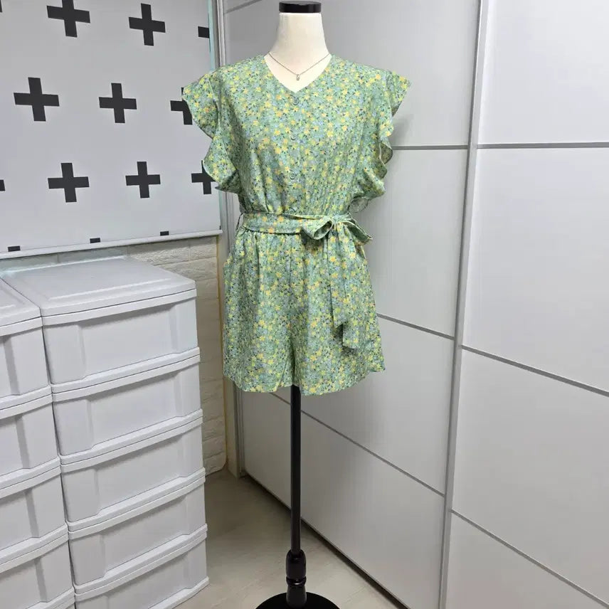 [BUNJANG] Flower Print Shorts Jumpsuit (Green) / (새제품)플라워 반바지 점프수트(그린)