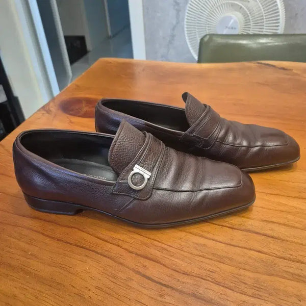 [BUNJANG] Salvatore Ferragamo Gancini Loafers Dark Brown / 페라가모 간치니 로퍼 다크브라운 265