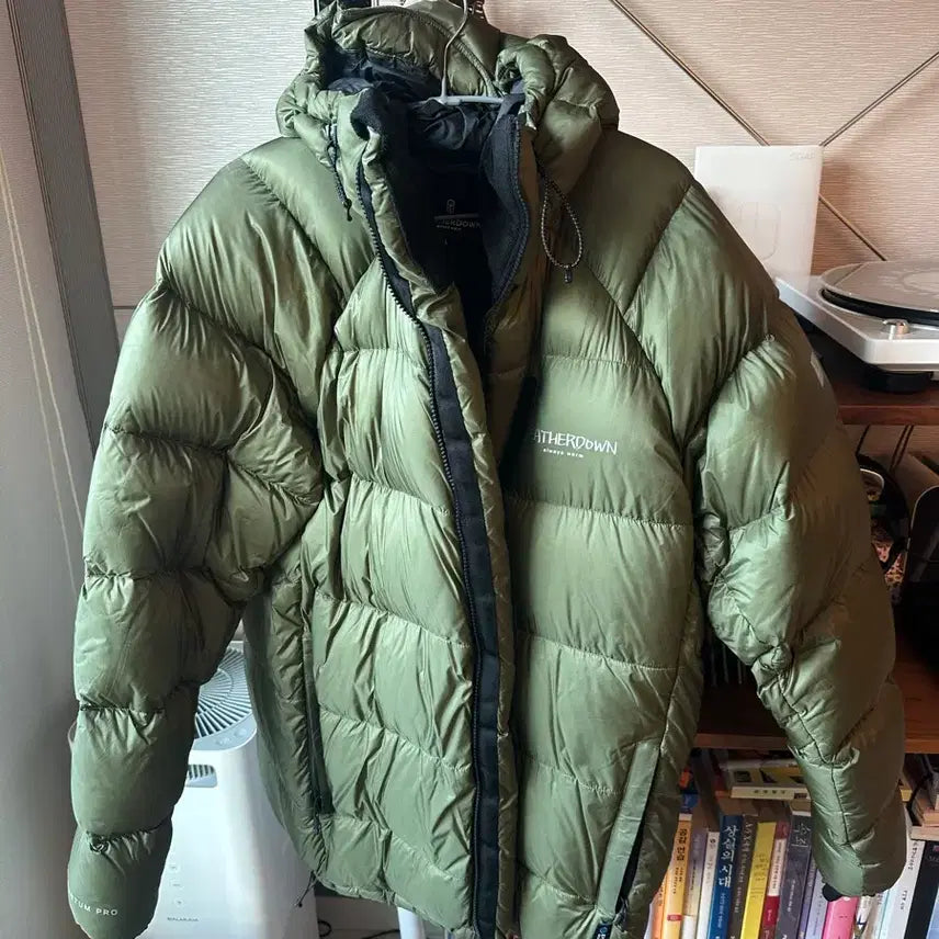 [BUNJANG] Fashion Brand Feather Down HD Jacket Khaki L Size / 페더다운 HD JAKET 카키 컬러 L사이즈