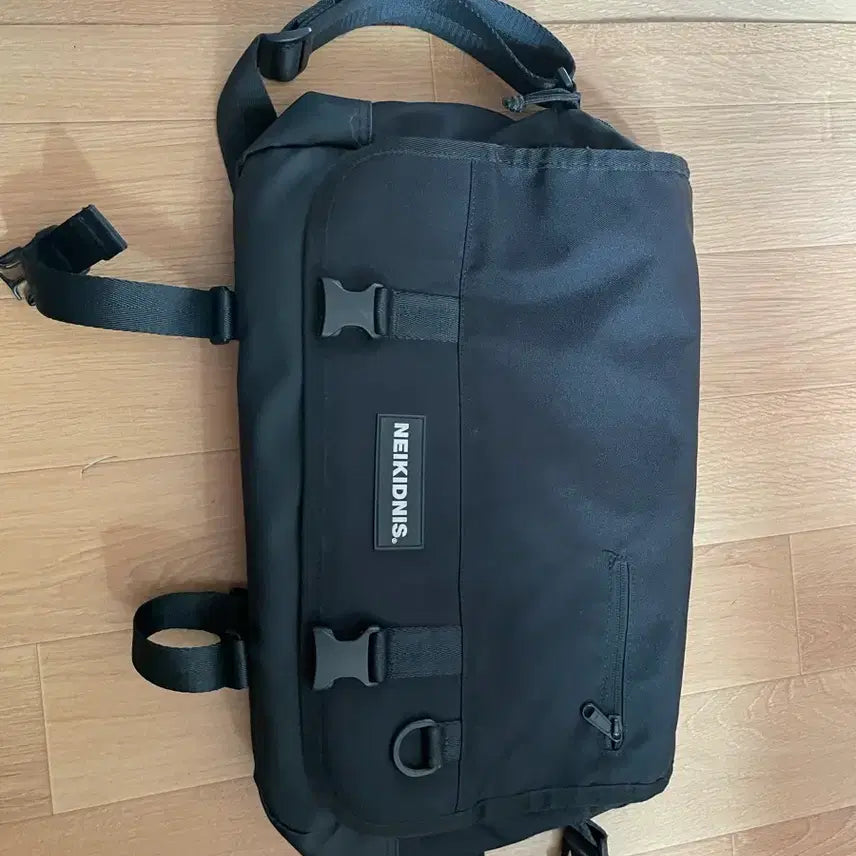 [BUNJANG] NEIKIDNIS Black Crossbody Bag / NEIKIDNIS 블랙 크로스백