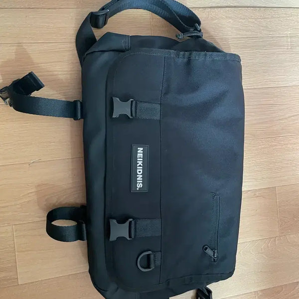 [BUNJANG] NEIKIDNIS Black Crossbody Bag / NEIKIDNIS 블랙 크로스백