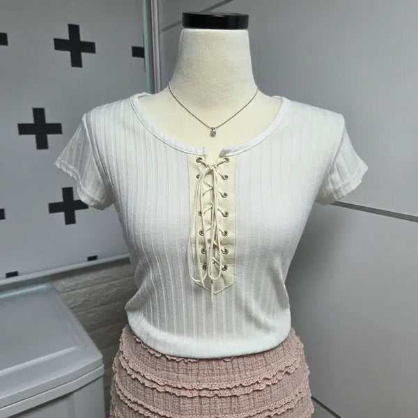 [BUNJANG] Eyelet Lace-Up Short Sleeve T-Shirt / (새제품)아일렛 반팔 티셔츠