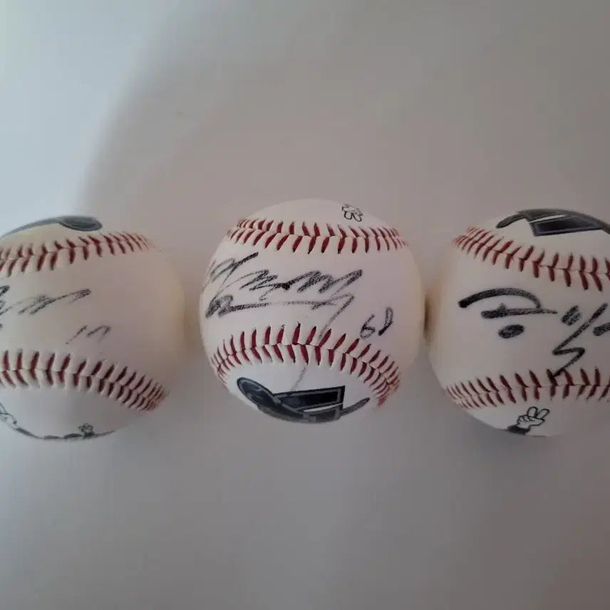 [BUNJANG] Lotte Giants Autographed Baseball Set - Yeom Jong-seok, Gong Pil-seong, Kim Eung-guk / 롯데자이언츠/염종석,공필성,김응국
