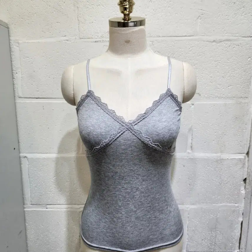 [BUNJANG] Lace Camisole with Adjustable Strap and Front Detail - Grey / 끈조절 레이스 앞포인트 끈나시 - 그레이