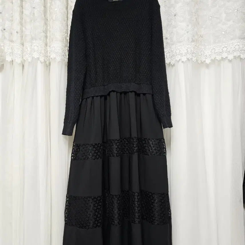 [BUNJANG] Baneike Knit Lace Long Dress / 반에이크  니트 레이스 롱원피즈