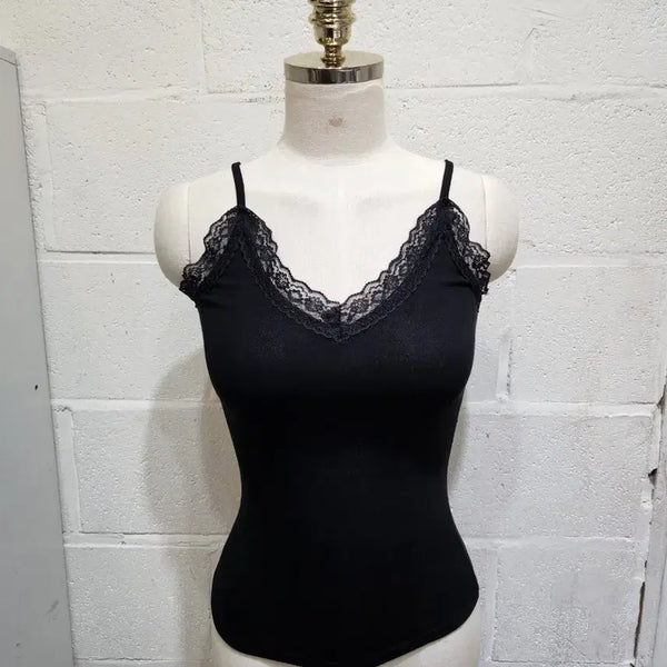 [BUNJANG] U-Hem Lace V-Neck Cami - Black / 밑단u 레이스 브이넥 부드러운 끈나시 - 블랙