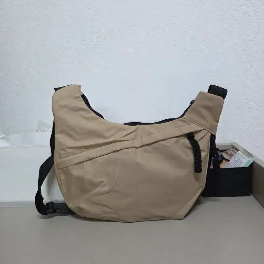 [BUNJANG] Unisex Crossbody Bag - Beige, New / 크로스백 공용가방새상품