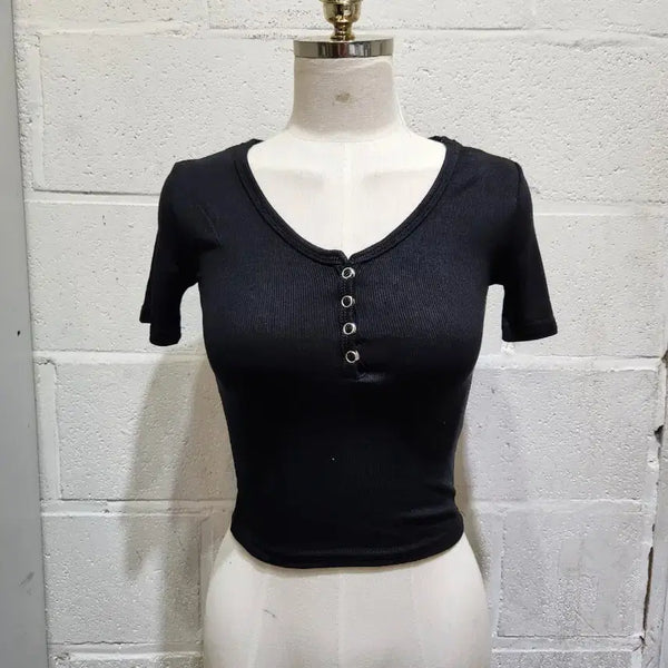 [BUNJANG] V-Neck Snap Button Cropped Ribbed Short-Sleeve T-Shirt - Black / 브이넥 똑딱단추 크롭 잔골지 부드러운 반팔- 블랙