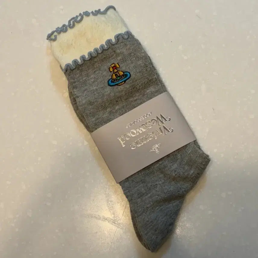 [BUNJANG] Vivienne Westwood Socks Grey / 비비안웨스트우드 양말 새상품