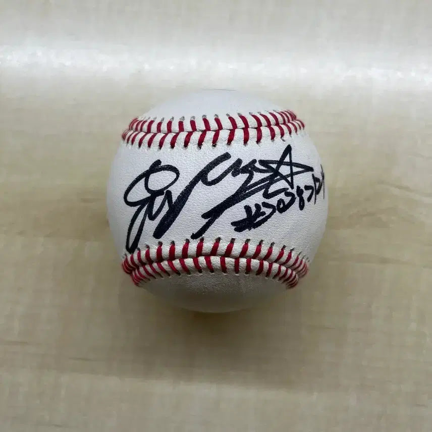 [BUNJANG] Kia Tigers Yoon Suk-min Autographed Baseball / 기아타이거즈 윤석민 싸인볼