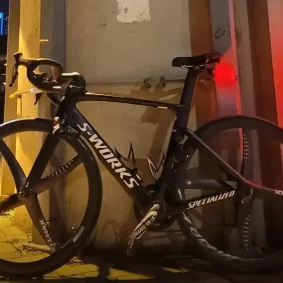 [BUNJANG] Zipp Super-9 Carbon Clincher Disc Wheel / 젠티스 마크 1-클린쳐