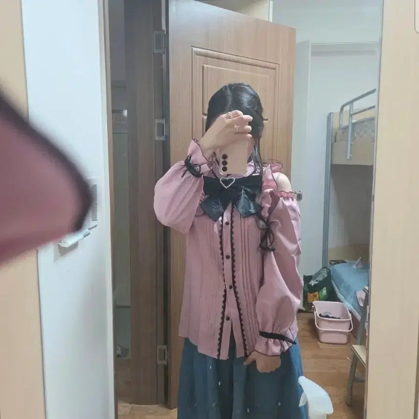 [BUNJANG] Frill Off-Shoulder Ribbon Blouse / 지뢰계오프숄더 리본 블라우스