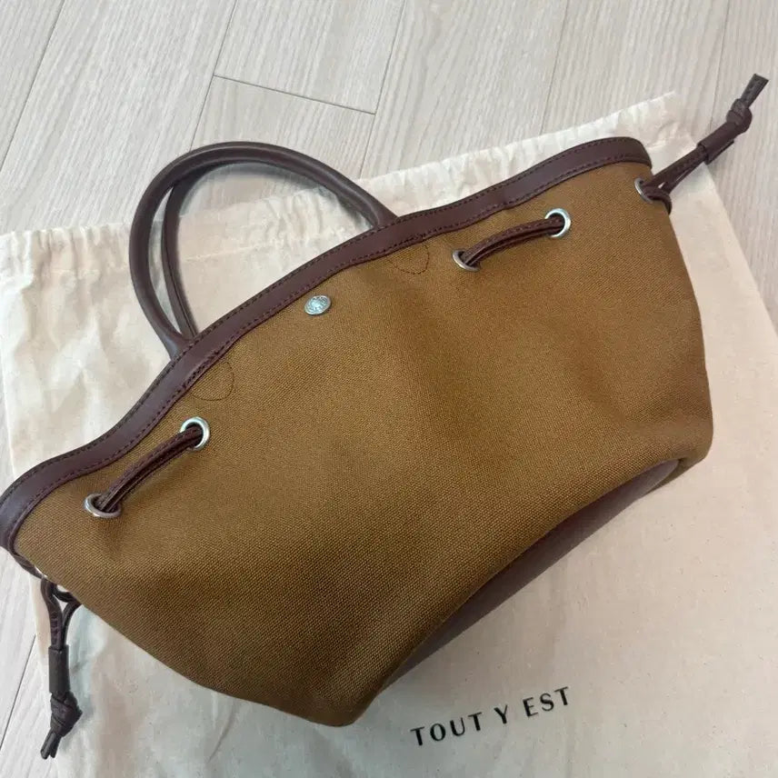 [BUNJANG] Tutti E Coqki Bag Mini Tan / (택포)투티에 코키백 미니 탄