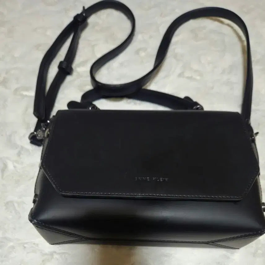 [BUNJANG] Anne Klein Women's Black Crossbody Bag / 앤클라인 여성 블랙 크로스백