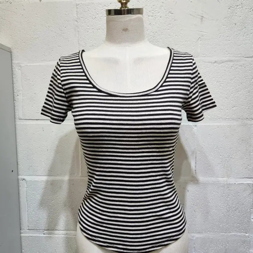 [BUNJANG] Round Stripe Short Sleeve T-Shirt - Brown / 밑단u 앞뒤 라운드 스트라이프 반팔- 브라운
