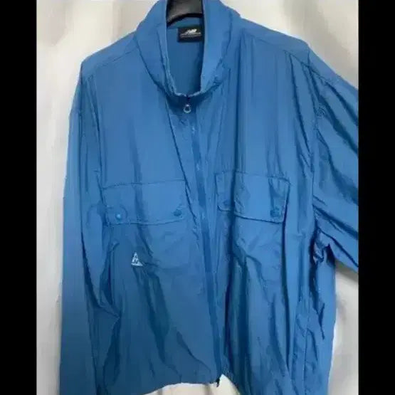 [BUNJANG] New Balance Ultra-Lightweight Nylon Windbreaker Sky Blue Running Windbreaker / 뉴발란스 초경량 나일론 바람막이 스카이블루 러닝 윈드브레이커