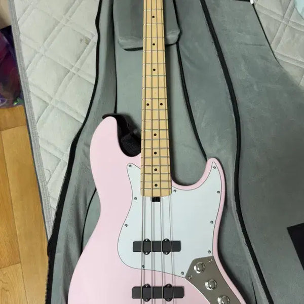 [BUNJANG] Hex B100 Bass Guitar / 헥스 b100 베이스기타