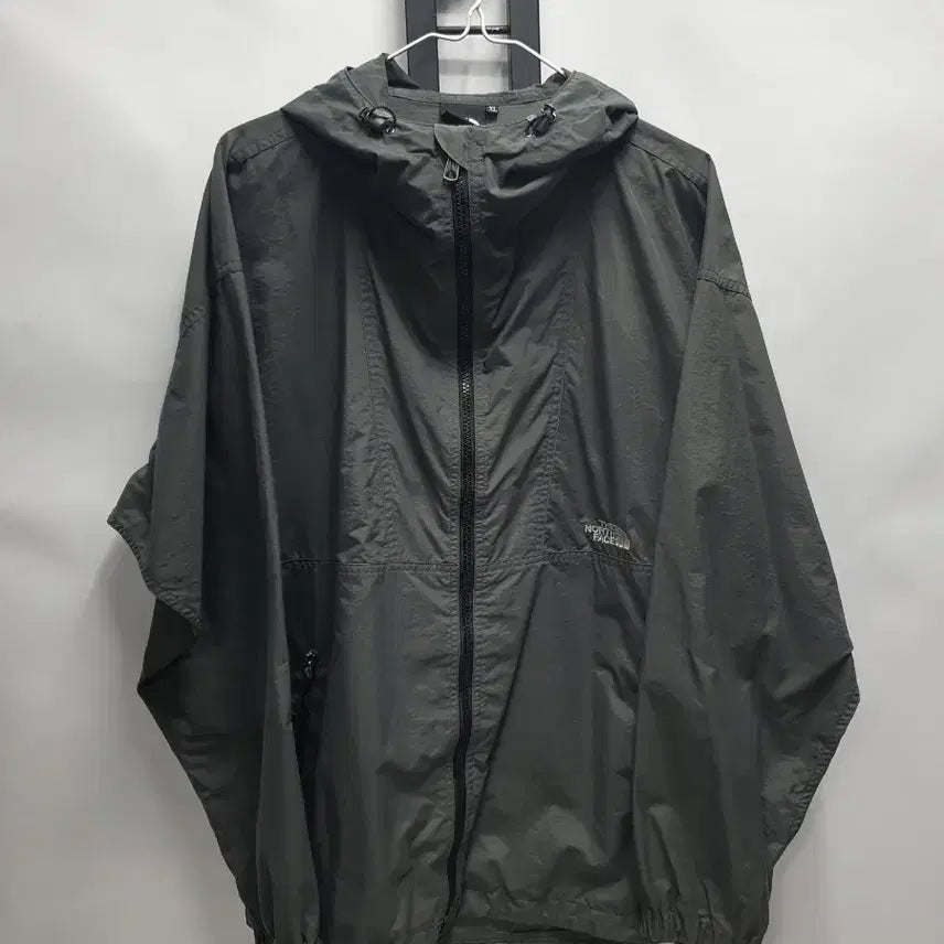 [BUNJANG] The North Face Lightweight Nylon Windbreaker Jacket (XL) - Grey / 노스페이스 바람막이 경량 나일론 자켓 그레이 xl