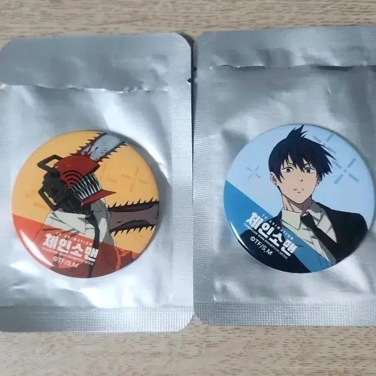 [BUNJANG] Chainsaw Man Exhibition Button Badge Set - Denji & Aki / 체인소맨 전시회 캔뱃지 덴지, 아키 일괄