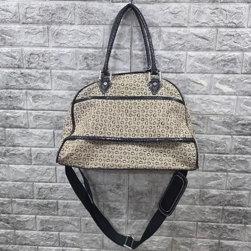[BUNJANG] Guess Shoulder Bag Beige/Black / 게스 숄더백 베이지/블랙  사이즈 50*35 새거같은 중고