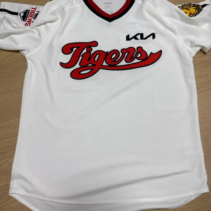 [BUNJANG] KIA Tigers Kim Do-young Icon Jersey / KIA 타이거즈 아이콘 유니폼 김도영 마킹