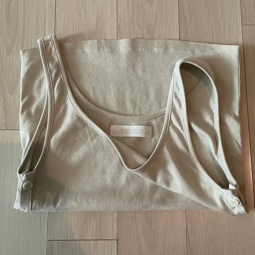 [BUNJANG] Nothing Everything Side Button Detail Sleeveless Beige / 낫띵에브리띵 사이드 버튼 디테일 슬리브리스