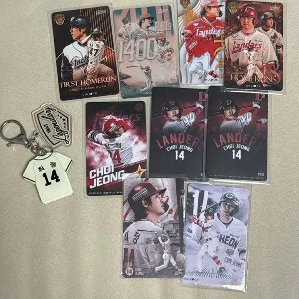 [BUNJANG] SSG Landers Choi Jeong 9 Types Photocard Bundle Set + Incheon Gunners Uniform Keyring / SSG 랜더스 최정 포토카드 9종 일괄 + 인천군 유니폼 키링