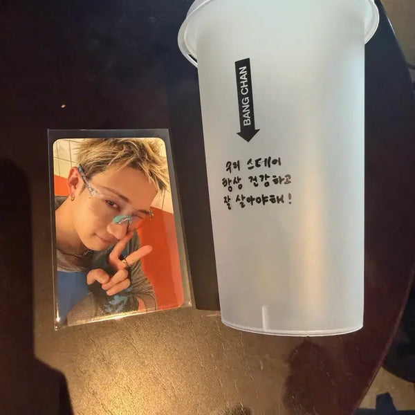 [BUNJANG] Stray Kids SKZOO DISH AND THATS Popup 1st Week Bang Chan Album Lucky Draw Photocard + Reusable Cup Set / 스키즈 디스앤댓 팝업 1주차  방찬 앨범럭드 포카 +리유저블컵 세트 양도