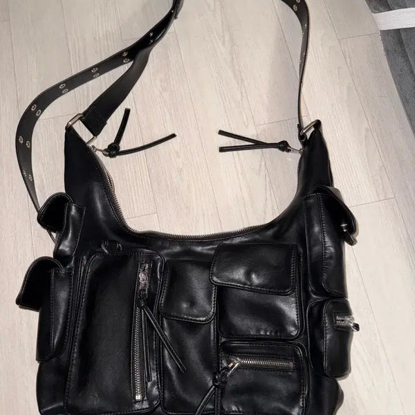 [BUNJANG] SKZ INDUCING Pocket Crossbag / 스키즘인듀싱 포켓 크로스백