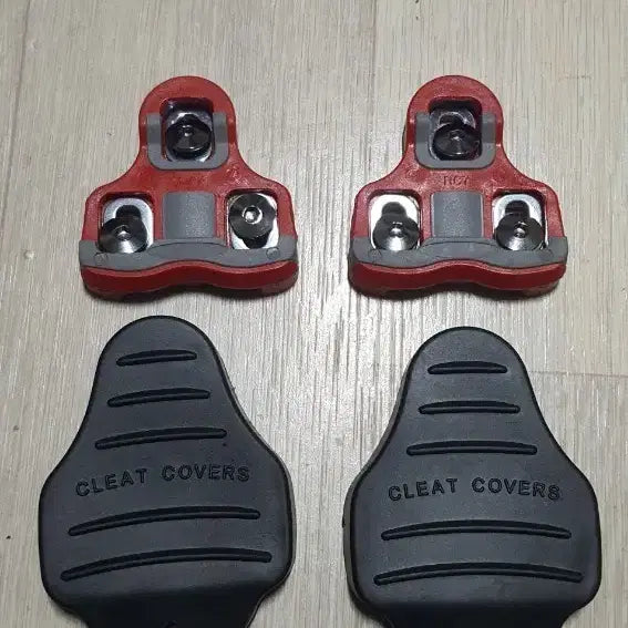 [BUNJANG] LOOK Compatible Cleats + Cleat Covers Set (Unused) / 룩  클릿 (호환) + 클릿  커버  (미사용)