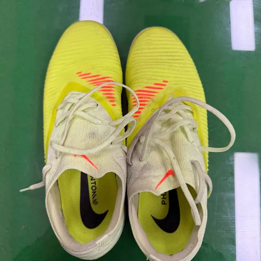 [BUNJANG] Nike Phantom React Low Pro TF Football Boots - Size 265 / 나이키 팬텀 6 리액트 로우 프로 TF 265