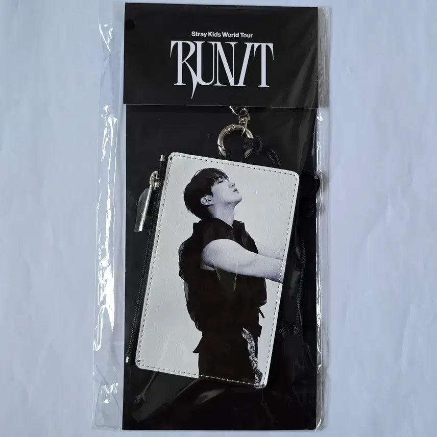 [BUNJANG] Stray Kids Run 2 U Card Holder Keyring Changbin Sealed / 스키즈 런잇 카드 홀더 키링 창빈 미개봉 새상품