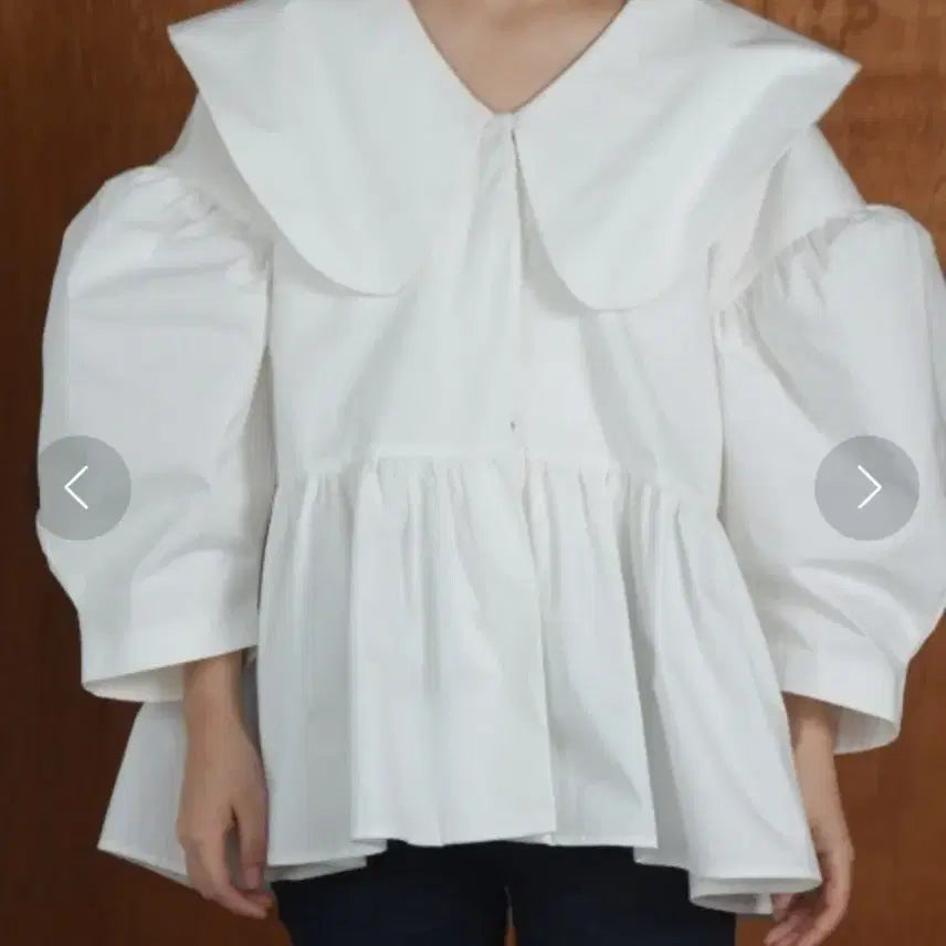 [BUNJANG] PLAT White Big Collar Frill Blouse / PLAT 화이트 빅카라 프릴 블라우스 프리