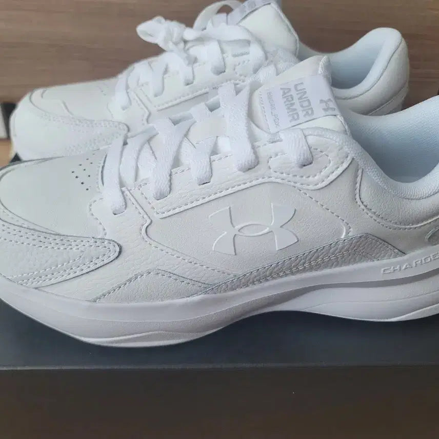 [BUNJANG] Under Armour Running Shoes / 언더아머 운동화 265 (새거)