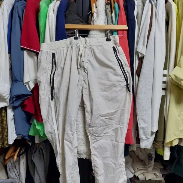 [BUNJANG] Stone Island White Back Pocket Stone Patch Track Pants W34 / 스톤아일랜드 백포켓 스톤패치 얇은 트랙팬츠 화이트 w34 백화점판