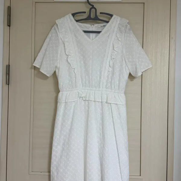 [BUNJANG] Roem Punching Dress / 로엠 펀칭 원피스