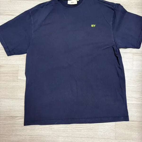 [BUNJANG] IEy Short-Sleeve T-Shirt / iey반팔티 팝니다