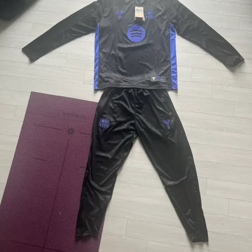 [BUNJANG] FC Barcelona x Kobe Bryant Collaboration Training Drill Top & Bottom Set (M Size) / 바르셀로나 코비 협업 드릴탑 트레이닝 세트