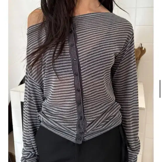 [BUNJANG] Diagonal Off-Shoulder Cardigan (Stripe Blue) / 다이애그널 오프숄더 가디건 (스트라이프 블루)