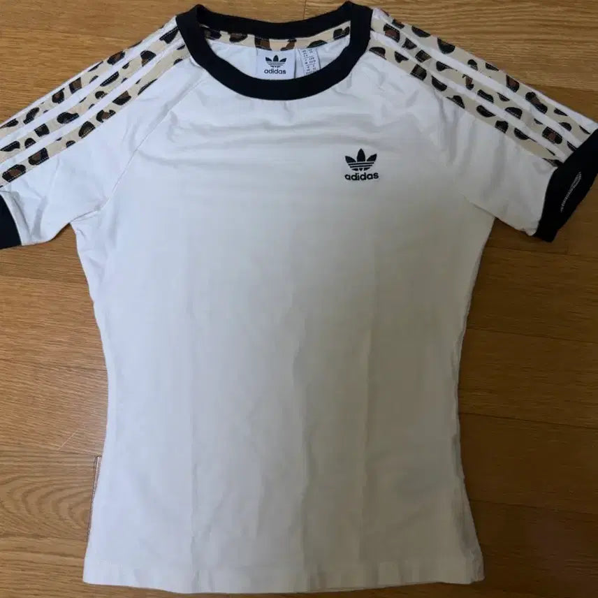 [BUNJANG] Adidas Leopard Slim Fit Short Sleeve T-Shirt / 아디다스 레오파드 슬림핏 반팔티