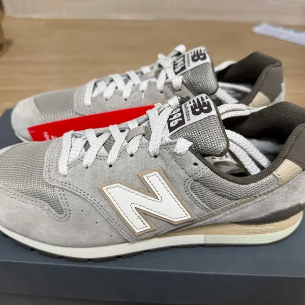 [BUNJANG] New Balance 996 CM996KW2 Sneakers (Size 250) / (새상품) 뉴발란스 운동화 996 CM996KW2 250사이즈