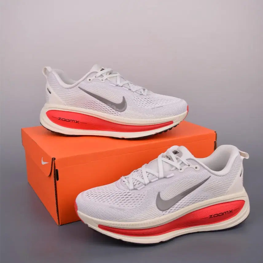 [BUNJANG] Nike Low-Top Training Running Shoes - White/Red (270mm) / 나이키 내마모성 내마모성 로우탑 트레이닝 러닝 신발 남녀공용 화이트 레드270mm